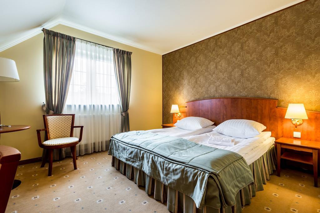 Hotel Krzyski Tarnow Room photo